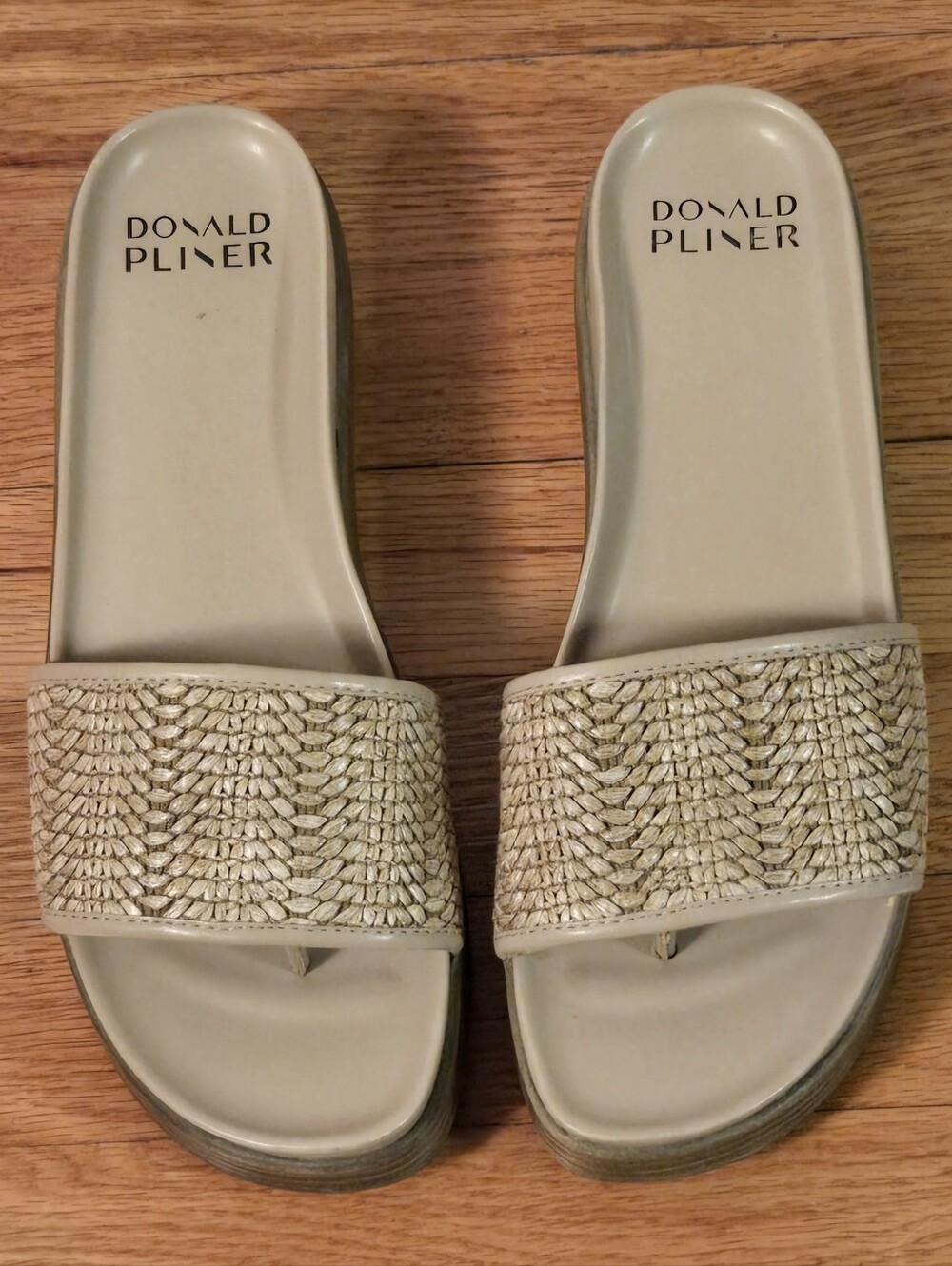 DONALD PLINER Beige Rafia Platform Wedge Sandals Slides Size 9.5